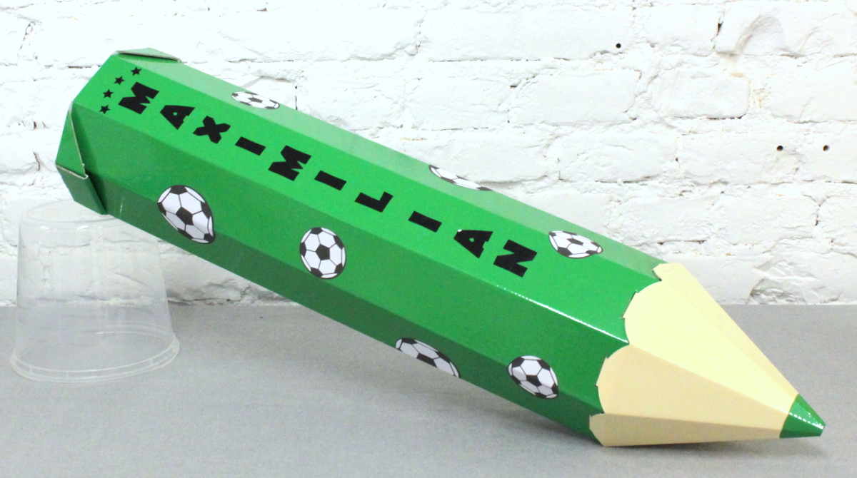 Buntstift-Schultüte "Fußball" in hellgrün