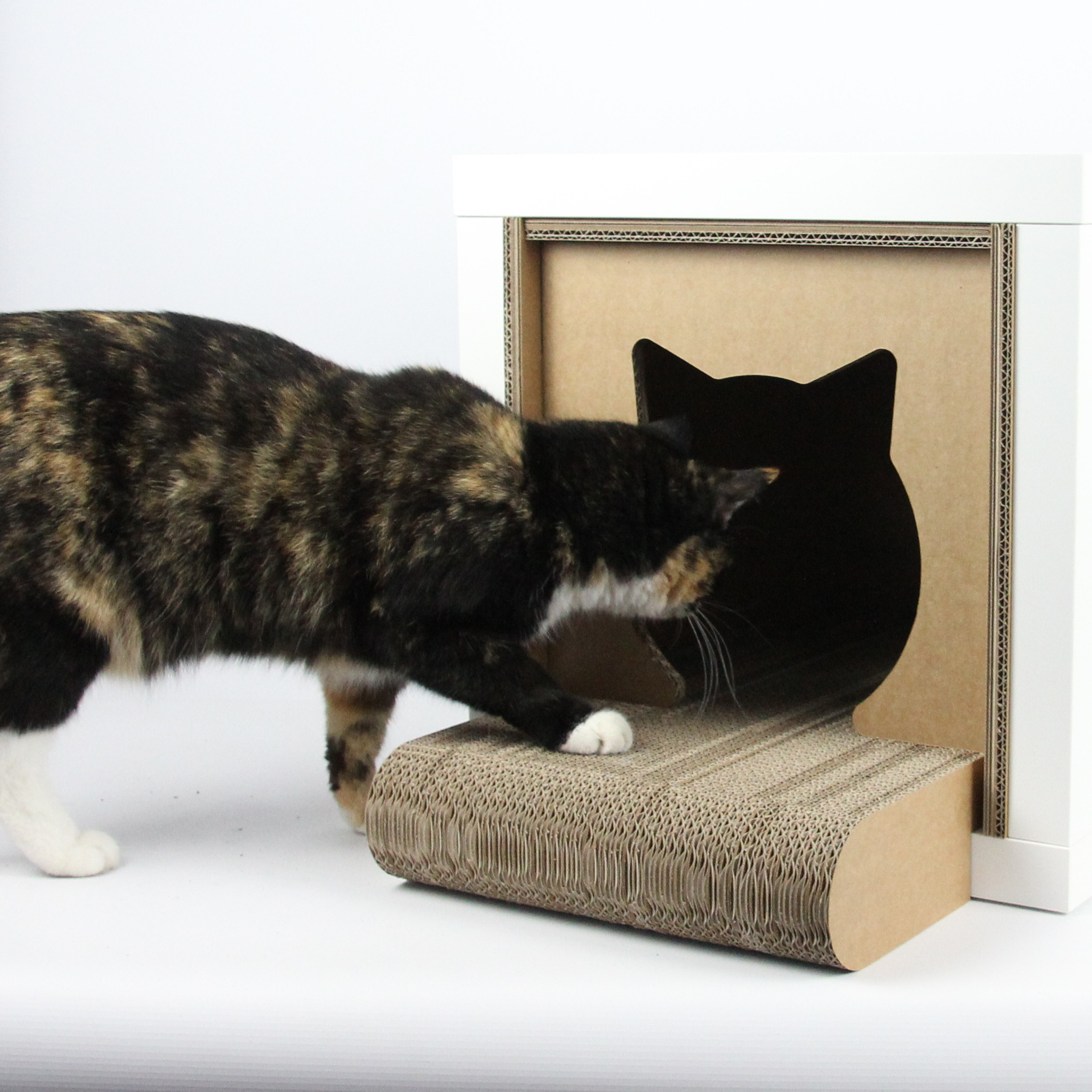 KALLAX Regal Einsätze Katzenloggia aus Wellpappe by KUBBY KALLAX Regal Einsätze Katzenloggia aus Wellpappe by KUBBY